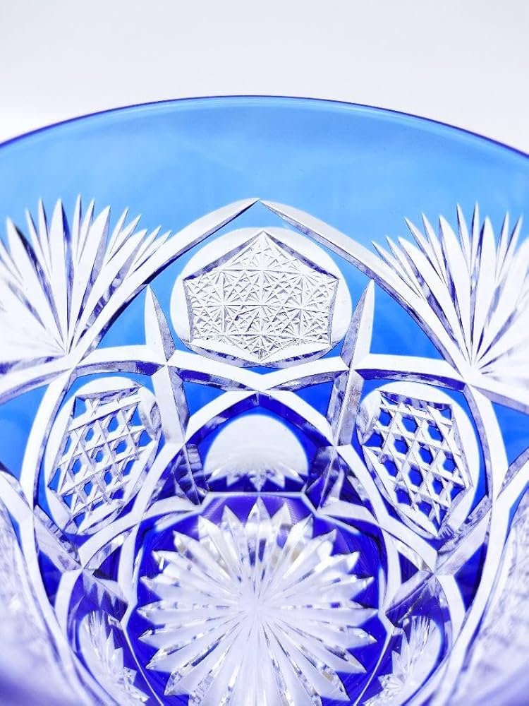 ★美品★江戸切子 瀧澤利夫 ロックグラス 瑠璃（切子、江戸切子、薩摩切子） Amazon.co.jp: 瀧澤利夫 ロックグラス 瑠璃（切子薩摩切子